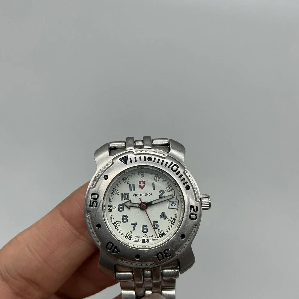 Victorinox Womens Watch 29mm Silver Tone White Dial 4587 Swiss New Battery 5.75